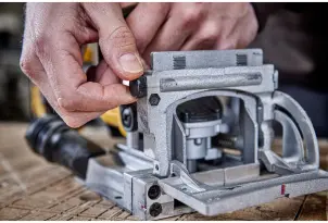 Фрезер акумуляторний безщітковий DeWALT DCW682P2 №17