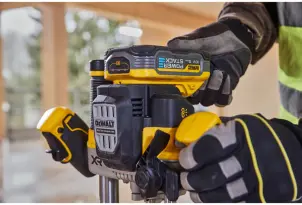 Фрезер акумуляторний безщітковий DeWALT DCW620NT №11
