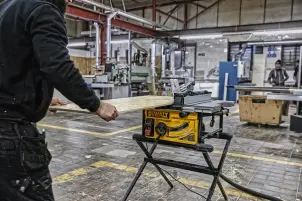 Пила настільна мережева DeWALT DWE7492 №11