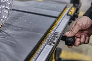 Пила настільна мережева DeWALT DWE7492 №12