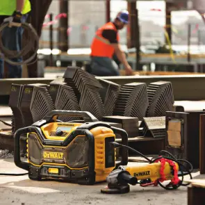 Зарядний пристрій-радіоприймач DeWALT DCR027 №7