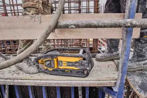 Вібратор-силовий модуль глибинний акумуляторний POWERSHIFT DeWALT DCPS320N №9