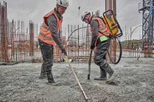 Вибратор-рюкзак глубинный аккумуляторный POWERSHIFT DeWALT DCPS310N №9