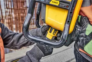 Вибратор-рюкзак глубинный аккумуляторный POWERSHIFT DeWALT DCPS310N №13