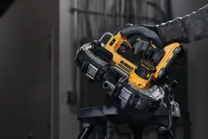 Пила стрічкова акумуляторна безщіткова DeWALT DCS377NT №9