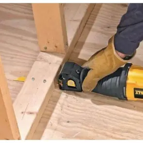 Пила шабельна мережева DeWALT DWE305PK №6