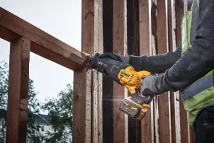 Пила шабельна акумуляторна DeWALT DCS386NT №7