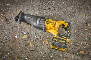 Пила шабельна акумуляторна DeWALT DCS386NT №11