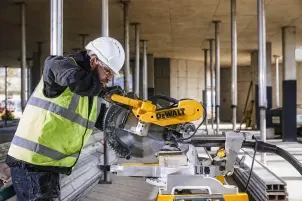 Пила настільна мережева DeWALT DWS780 №4