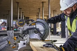 Пила настільна мережева DeWALT DWS780 №5