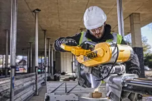 Пила настільна мережева DeWALT DWS780 №6
