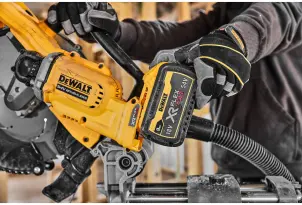 Пилка торцювальна акумуляторна безщіткова DeWALT DCS781N №15