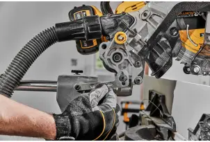 Пилка торцювальна акумуляторна безщіткова DeWALT DCS781N №18