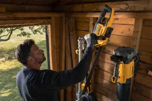 Кусторез аккумуляторный DeWALT DCMHT564N №14