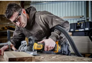 Фрезер акумуляторний безщітковий DeWALT DCW682NT №9