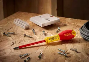 Викрутка електрика STANLEY "FatMax VDE 1000V" ізольована з жалом під шліц Ph1х100мм №10