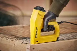 Степлер електричний STANLEY, під скоби типу " G" 6, 8, 10,12,14 мм і шпильки типу " J" 12-15 мм. №19