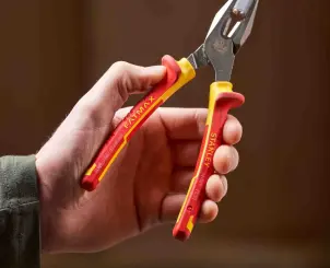 Плоскогубці електрика STANLEY "MaxSteel VDE 1000V" комбіновані ізольовані, L=175мм №9