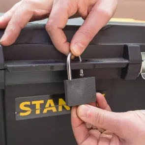 Ящик STANLEY "ESSENTIAL CHEST", 665x404x344 мм, обсяг 50 л, пластиковий, колеса і телескопічна ручка, вантажопідйомність 40 кг. №15