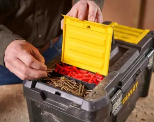 Ящик STANLEY " ESSENTIAL", 482x254x250 мм (19"), пластиковий, з металевими клямками. №7