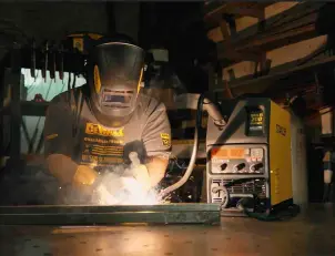 Зварювальний напівавтомат інверторний STANLEY MULTI200 №3