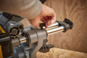 Пила торцювальна акумуляторна STANLEY FATMAX SFMCS701M1+SFMCS600B №19