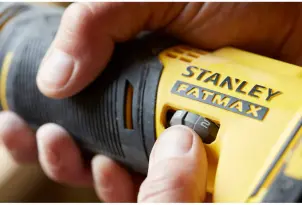 Багатофункціональний інструмент акумуляторний STANLEY FATMAX SFMCE500B №3
