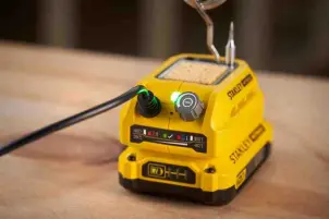 Паяльник акумуляторний STANLEY FATMAX SFMCE040B №6