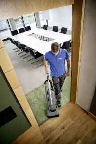 Акумуляторний щітковий пилосос CV 30/2 Bp Adv Karcher №6