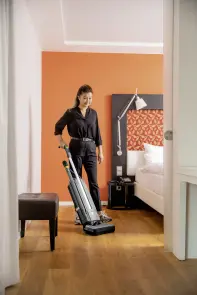 Акумуляторний щітковий пилосос CV 30/2 Bp Adv Karcher №9