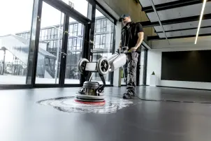 Однодискова прибиральна машина BDS 43/ Orbital C Karcher №4