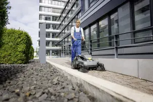 Компактна підмітальна машина KM 70/25 C Bp 2SB (з двома бічними щітками) Karcher №3