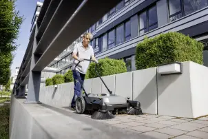 Компактна підмітальна машина KM 70/20 C 2SB (з двома бічними щітками) Karcher №2