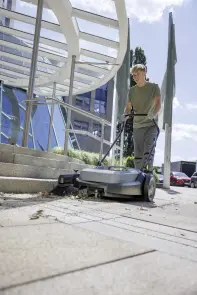 Компактна підмітальна машина KM 70/20 C (з однією бічною щіткою) Karcher №3