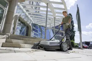 Компактна підмітальна машина KM 70/20 C (з однією бічною щіткою) Karcher №4