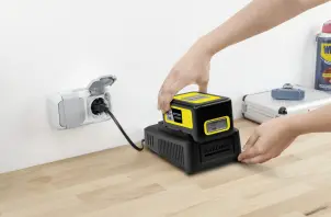 Швидкозарядний пристрій для акумулятора 36 В 2,5 А Karcher №2