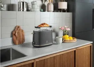 Тостер Electrolux 980Вт, метал, чорний №4