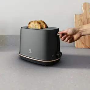 Тостер Electrolux 980Вт, метал, чорний №5