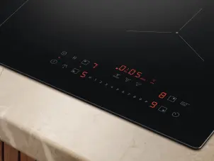 Варильна поверхня Electrolux індукційна, 60см, розширена зона, вбудована витяжка, чорний №7