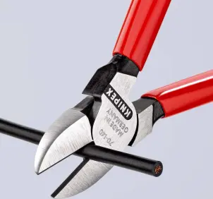 Кусачки бокові (бокорізи), діаметр 4,0мм, 140мм KNIPEX 70 01 140 SB, фосфатовані №4