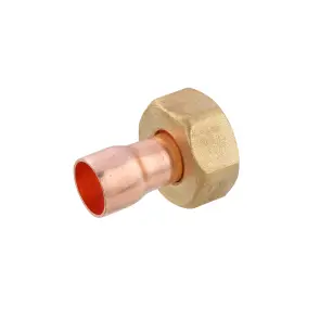Муфта мідна з накидною гайкою Karro Ду18x1/2" №1