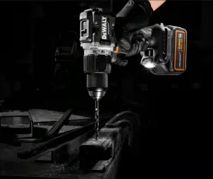 Набір з двох інструментів акумуляторних безщіткових McLaren F1 TEAM LIMITED EDITION DeWALT DCK200MP2T №16