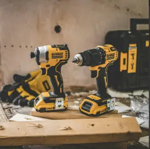 Набір з двох інструментів безщіткових DeWALT DCK2062D2T №3