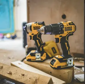 Набір з двох інструментів безщіткових DeWALT DCK2062D2T №4