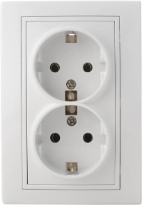 Розетка двойная 2Р+PE PB16/2-С-Fl-W (белая) №3