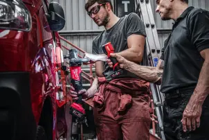 Акумуляторний ліхтар для підбору кольору MILWAUKEE M12 CML-401 №14