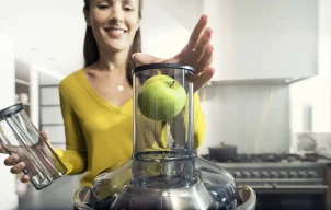Соковитискач Philips Avance Collection відцентрований 1000Вт, чаша-1л, жмих-2.1л, жолоб на ціле яблуко, пластик, чорний №10