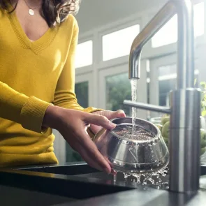Соковитискач Philips Avance Collection відцентрований 1200Вт, чаша-1л, жмих-2.1л, жолоб на ціле яблуко, пластик/метал, сріблястий №7