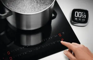 Варочная поверхность Electrolux индукционная, 80см, расширенная зона, датчик кипения, Hob2Hood, черный №8