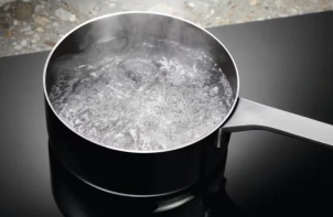 Варочная поверхность Electrolux индукционная, 30см, Домино, черный №4